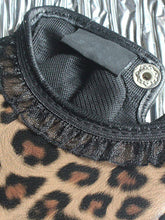 Load image into Gallery viewer, H&amp;H Short Leather Gloves With Lace Edge &amp; Leopard Sheepskin
